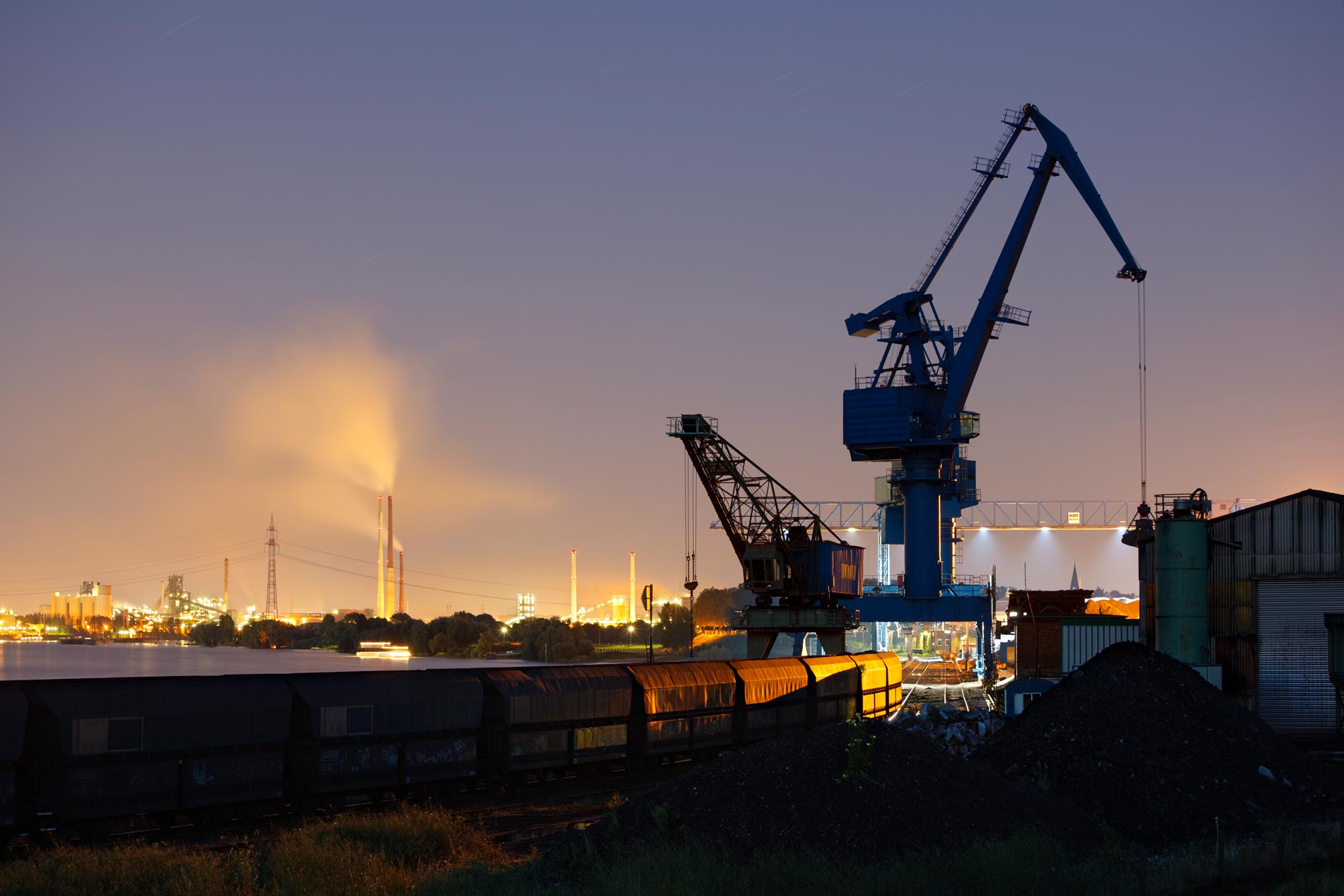 Port crane machinery maintained with automatic grease system